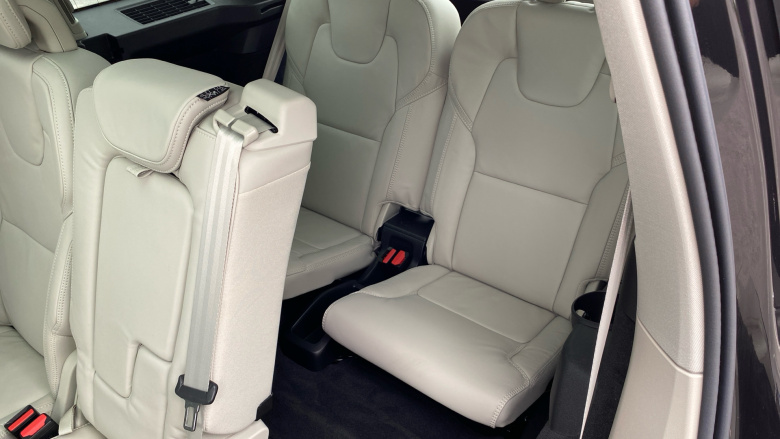 Volvo XC90 2.0 T8 PHEV Ultra Dark 5dr AWD Geartronic Estate